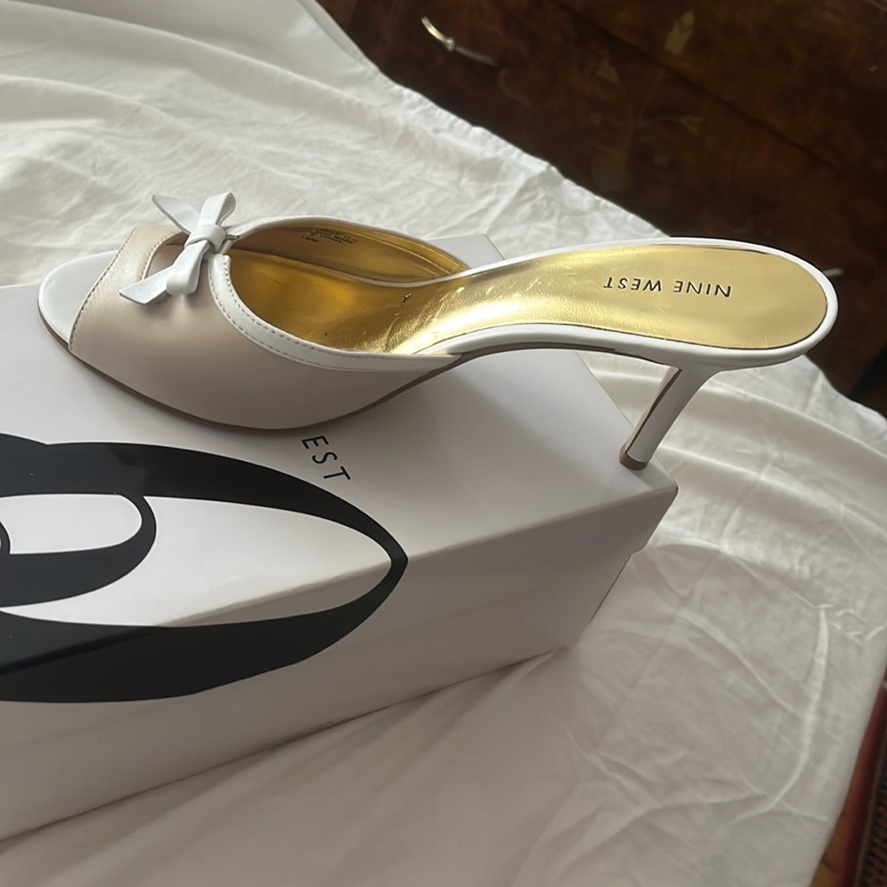 Heeled sandals. New. Size 10